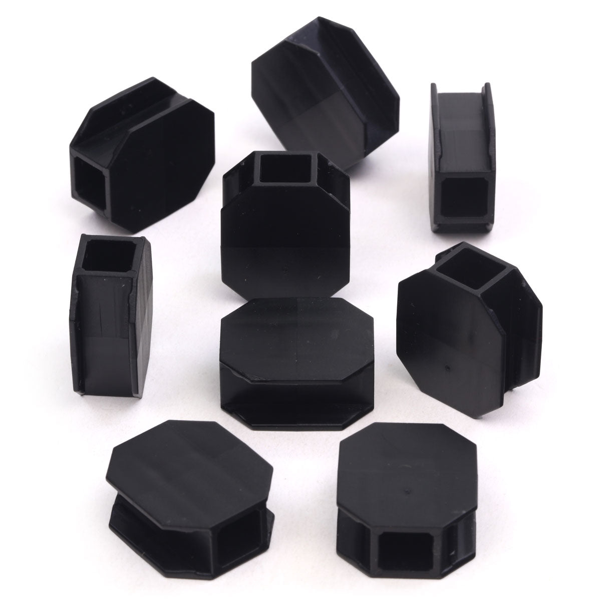 9 clips and therefore is constructix